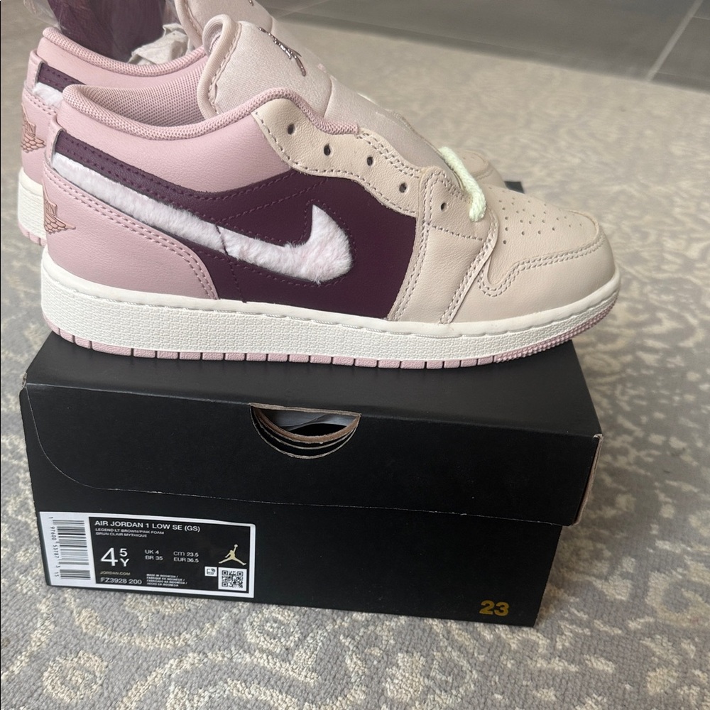 Air Jordan 1 Low SE GS 'Fur Swoosh' 4.5Y